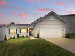 732 Winding Bluffs Dr, Fenton, MO 63026