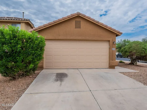 555 W Cedar Chase Dr, Green Valley, AZ 85614