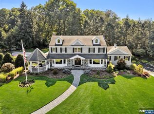 5 Academy Rd, Ho Ho Kus, NJ 07423