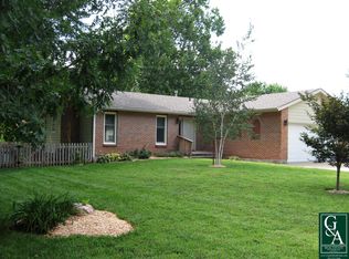 131 Riverview Dr, Wamego, KS 66547