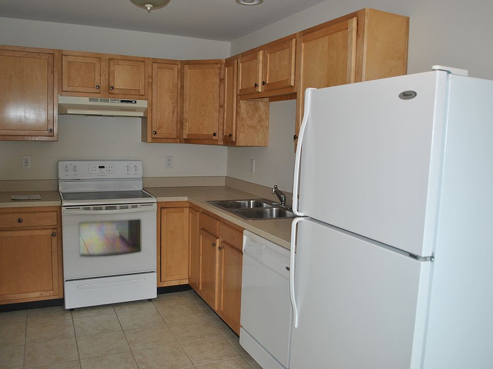 1st image of 305 Alexandra Ct