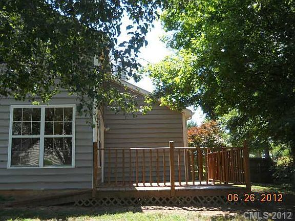 3rd image of 6922 Weirton Pl