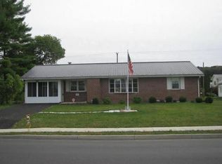 99 Walnut St, Mifflinburg, PA 17844