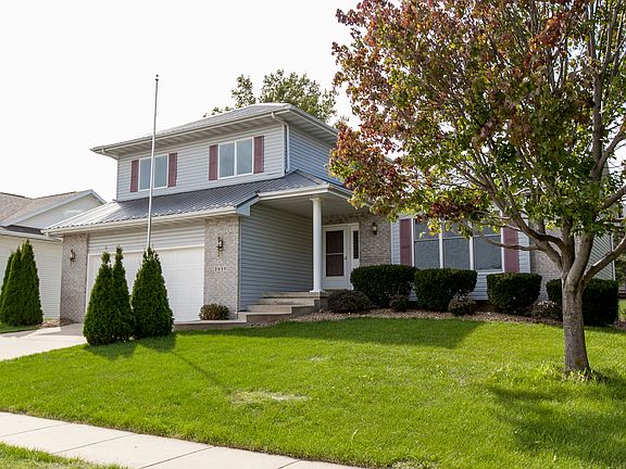 2nd image of 2050 Winchester Dr