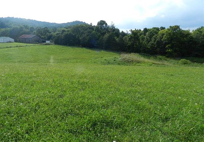 2nd image of 125 Deborde Rd