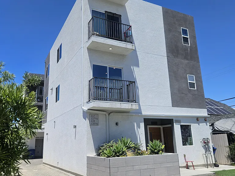 339 N Harvard Blvd #339 — Photo 2