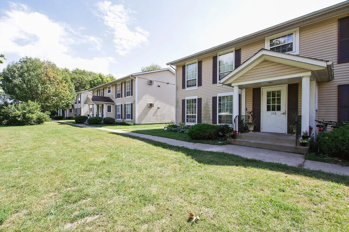 2 bed, $1,530 — Photo 3