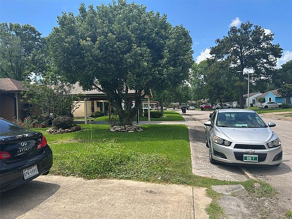 4th image of 3734 Penwood Way