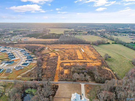 3rd image of 31 Brooks Church Rd