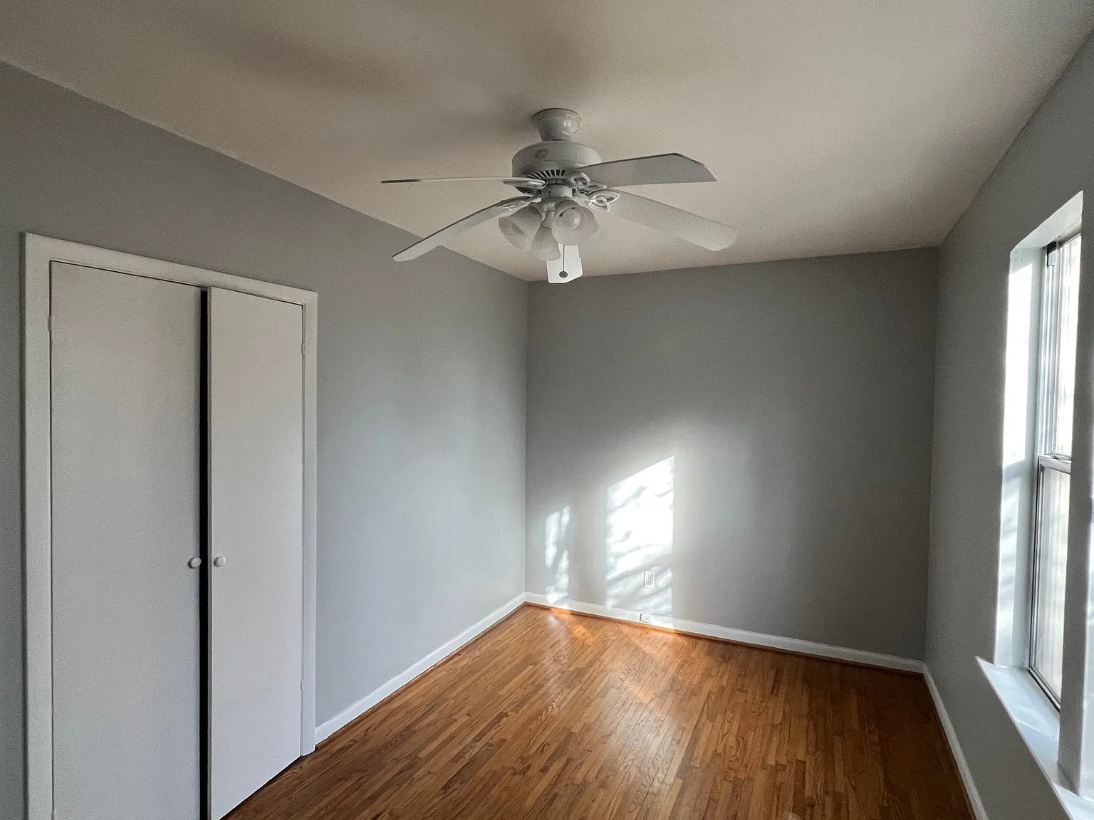 3 bed, 966 sqft, $950 — Photo 2