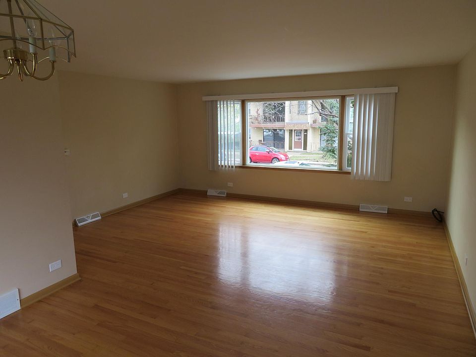 Living room/dining room
