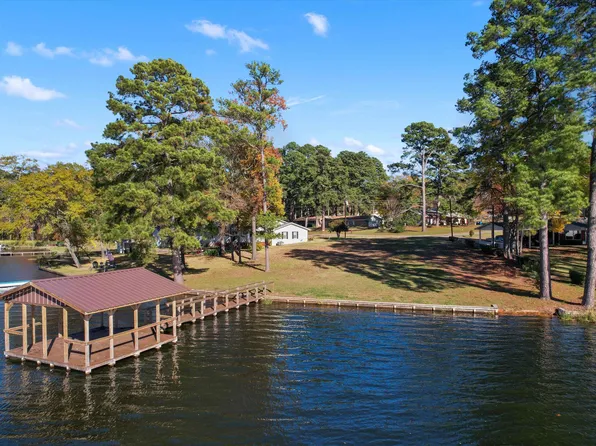 4139 & 4141 Lakeshore Dr, Lone Star, TX 75668