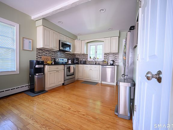 3rd image of 15 Farnam Hill
