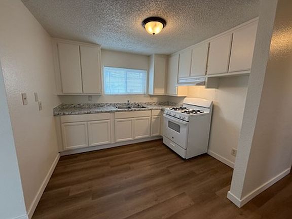 4th image of 509 S Pine St #C