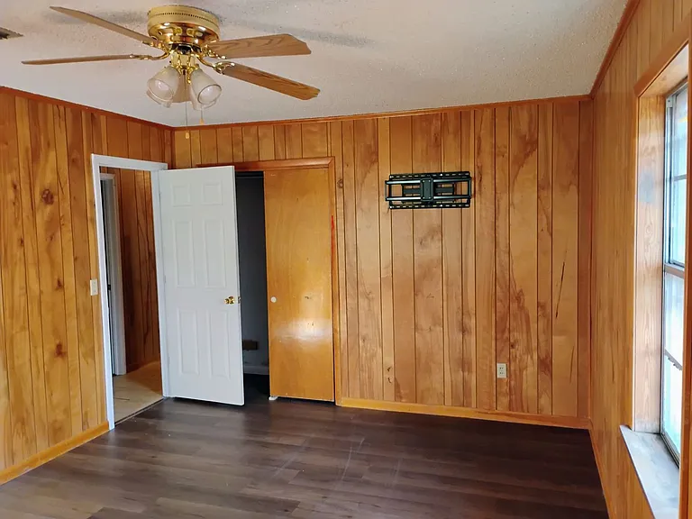 300 Slayden St — Photo 14