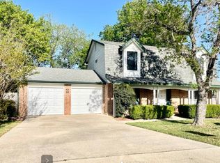 129 Splitrock Ln, Universal City, TX 78148