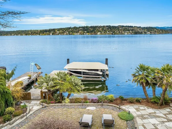 8418 Island Drive S, Seattle, WA 98118