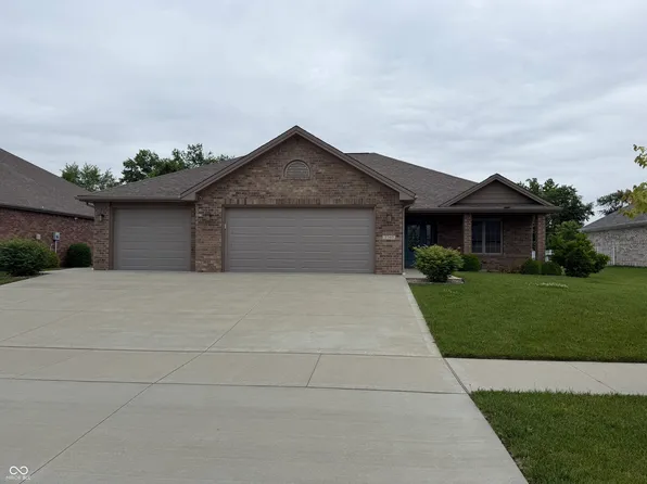2703 Poplar Woods Ln, Columbus, IN 47203
