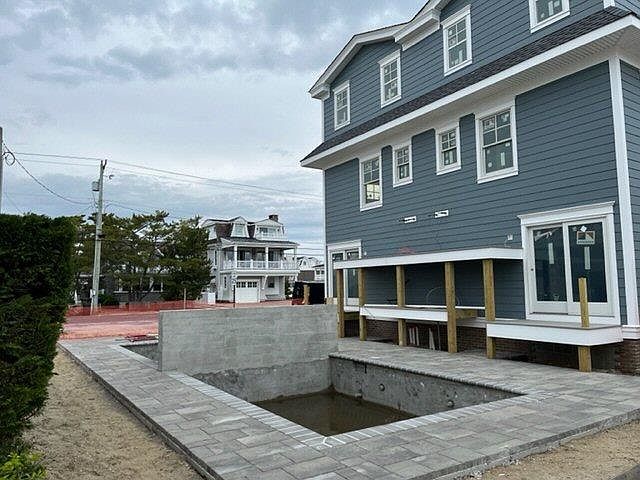 2nd image of 12 E 27th St #12