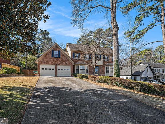 2nd image of 921 Cedar Trce SW