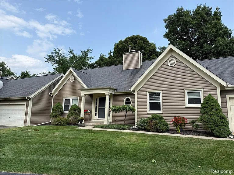 7670 Golden Hill Ct #22 — Photo 1