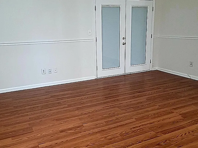 Living Room/Den