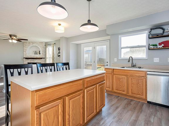 5th image of 136 Georges Creek Dr