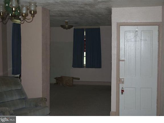 4th image of 16 Minor Ave #1