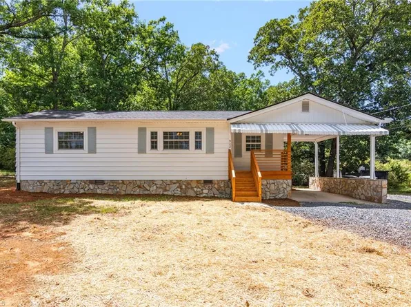 902 Breeze Hill Rd, Asheboro, NC 27203