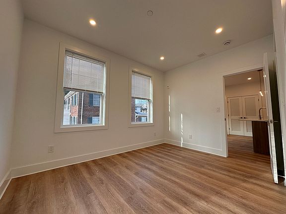 5th image of 75 Floral St #3