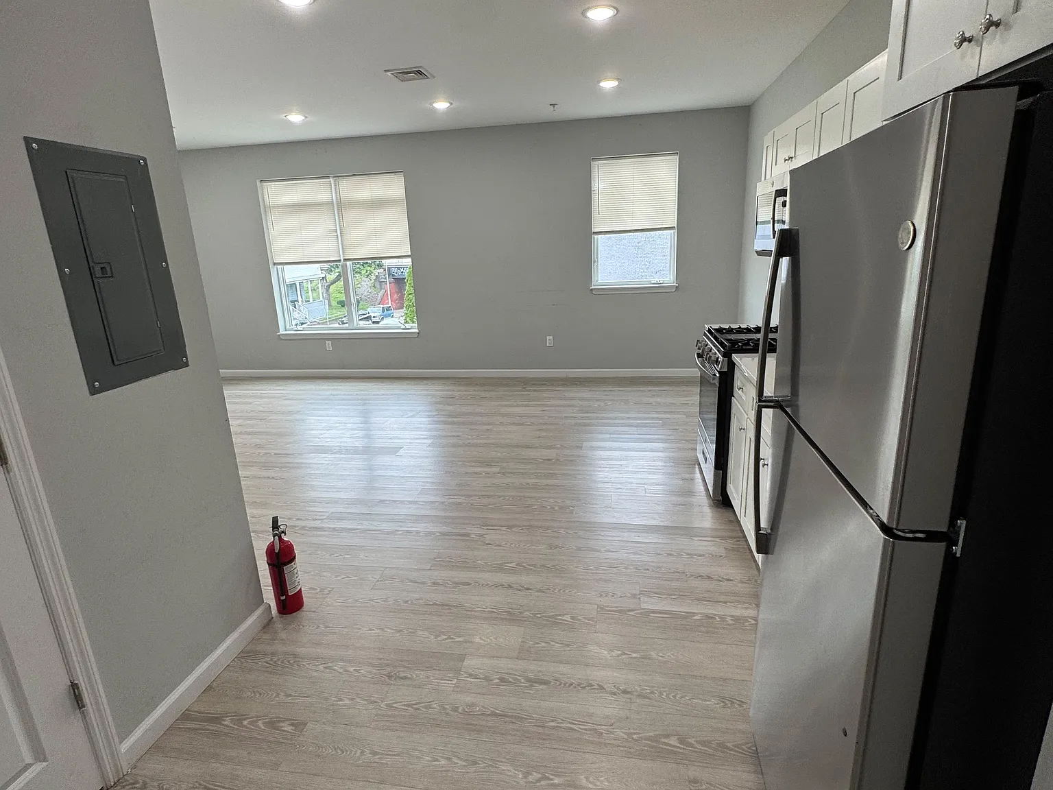 2 bed, $1,963 — Photo 2