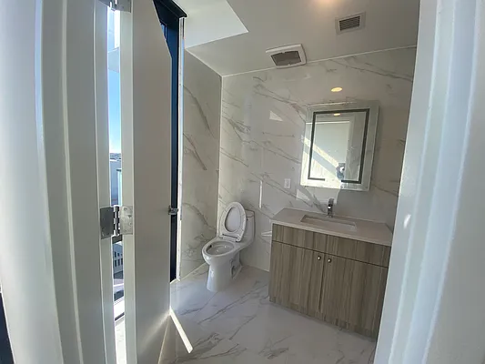 Rented by YouYork Management LLC | media 8