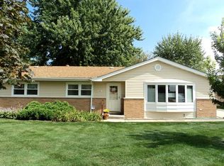 401 N Locust St, Frankfort, IL 60423