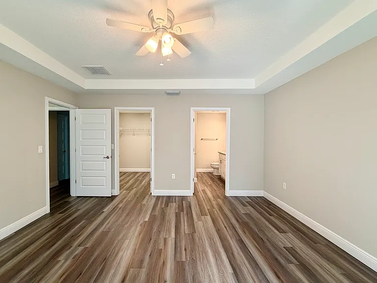 210 Oak Ln — Photo 13