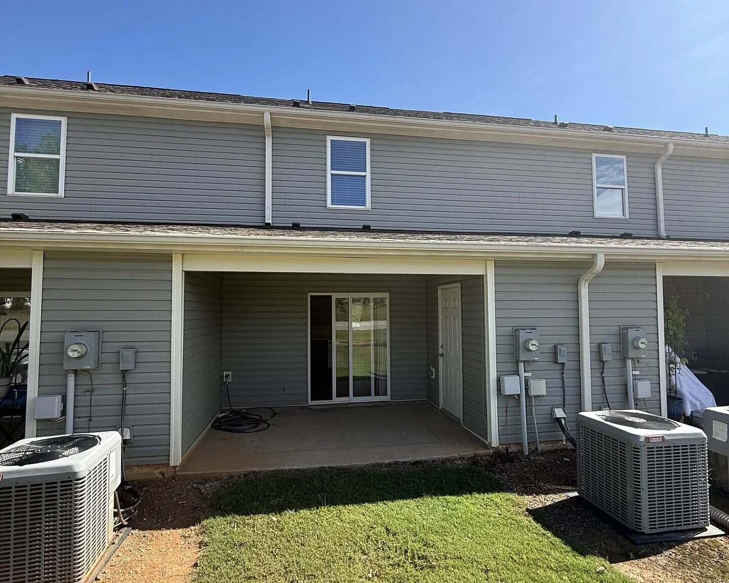 2 bed, 2.5 bath, 1033 sqft, $1,395 — Photo 2
