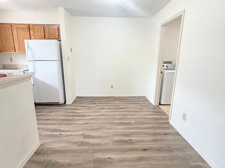 1710 E 24th Ave — Photo 3