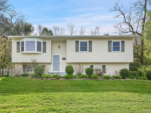 40 Amherst Lane, Wappingers Falls, NY 12590