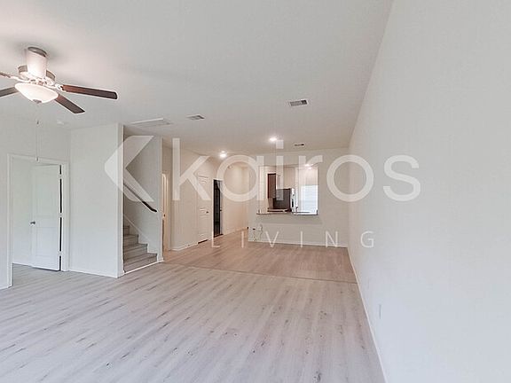 5th image of 10631 Hillside Creek Dr