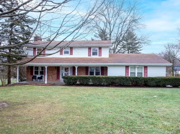 231 Akela Dr, Valparaiso, IN 46385