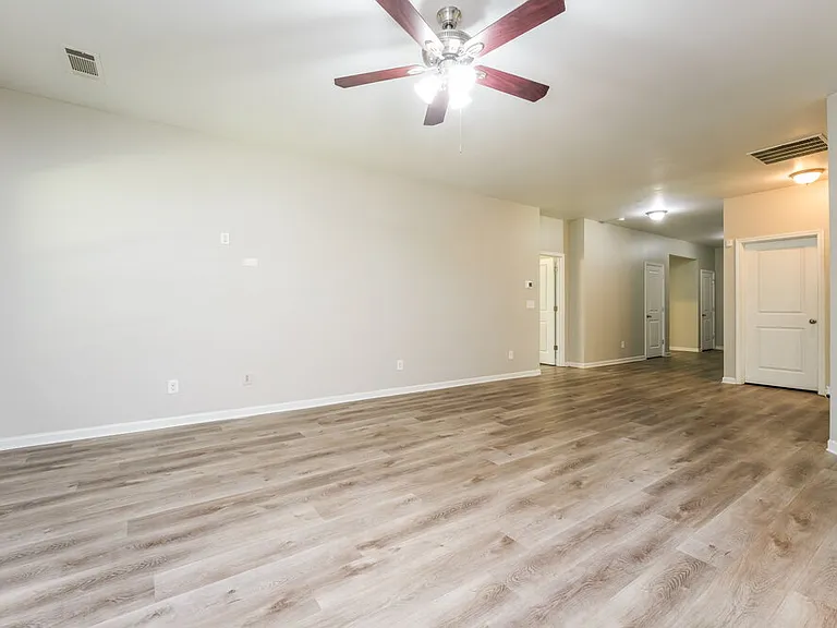 3517 Mica Cir SE — Photo 5