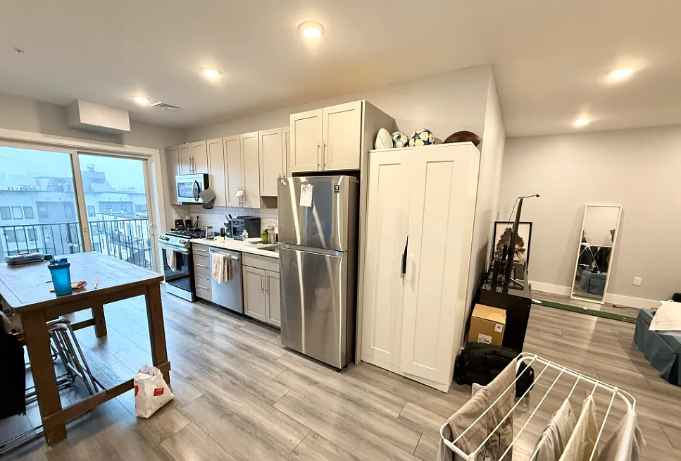 1 bed, 9999 sqft, $3,700 — Photo 2