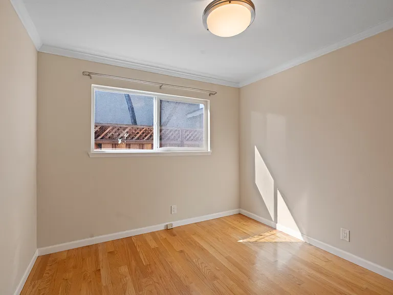 880 Hollenbeck Ave — Photo 9
