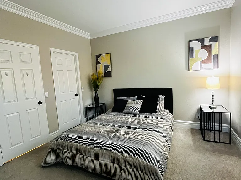 877 Aspen Glen Rd — Photo 1