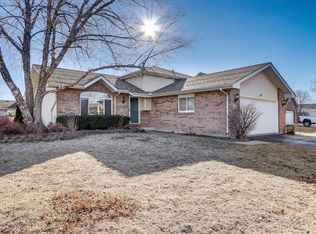 802 Cougar Ln, Oswego, IL 60543