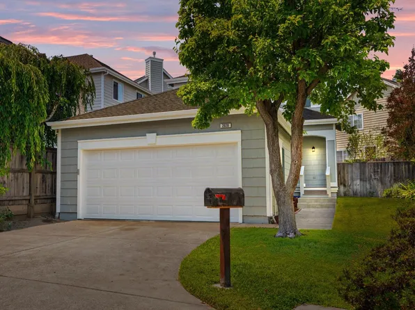 2020 Chetwood Drive, Petaluma, CA 94952