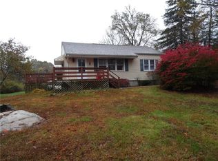 11 Crandall Ln, Ashaway, RI 02804