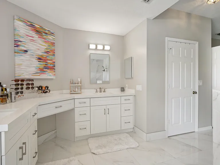 13823 Callington Dr — Photo 16