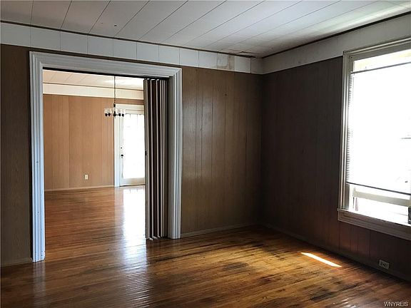 4th image of 123 Payne Ave