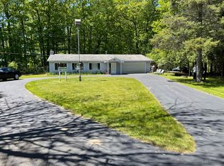 6951 Madison Ave, Hubbard Lake, MI 49747