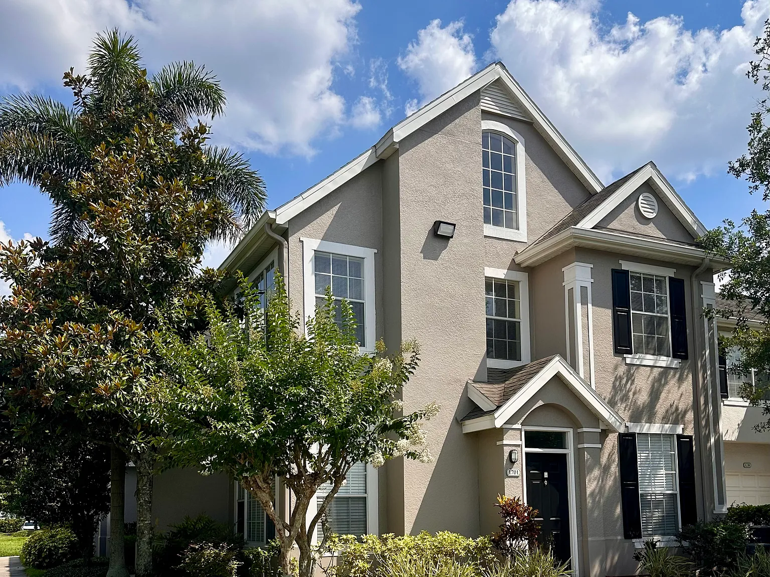 2 bed, 1255 sqft, $1,755 — Photo 1